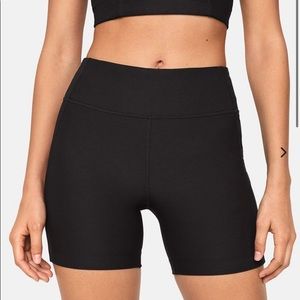 Outdoor Voice Warmup 5” Short